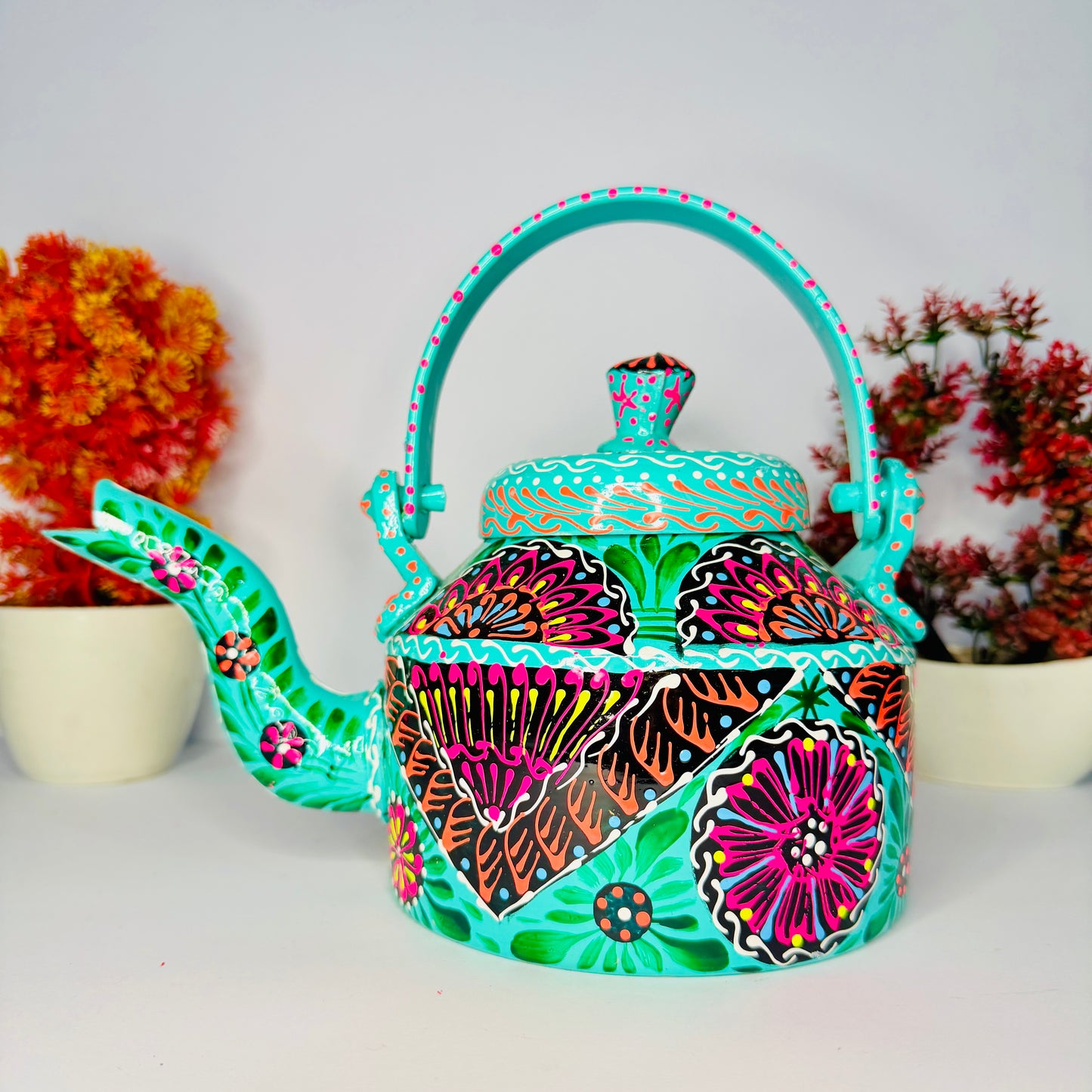 Fine Art Hand-Painted Kettle – A Masterpiece of Traditional Craft L-007