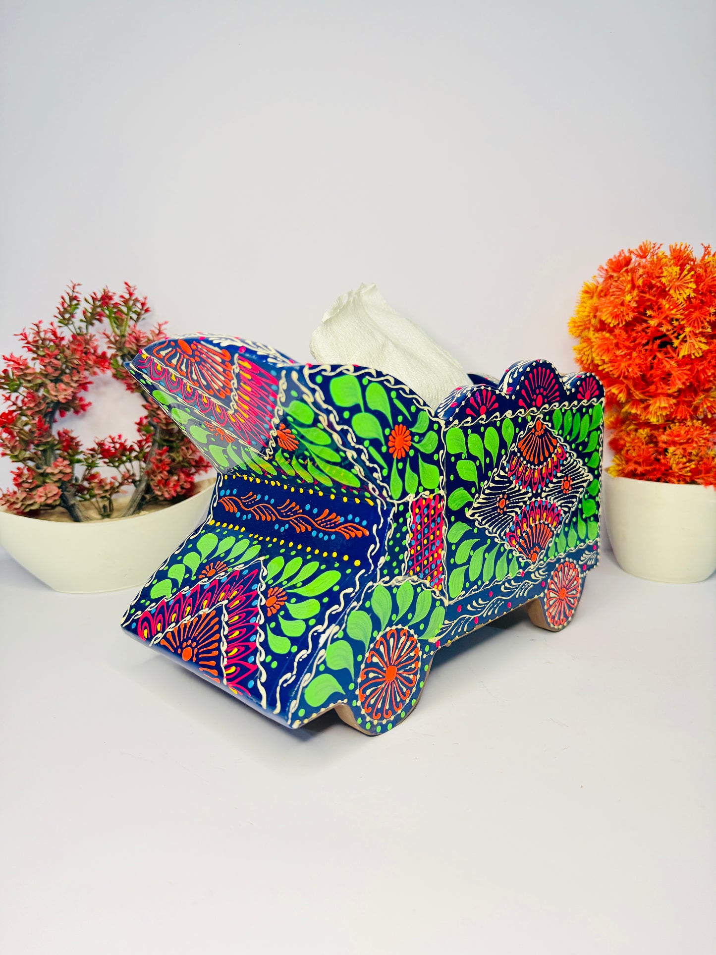 Fine Art Decorative Tissue Box Holder – Handcrafted Wooden Truck 003