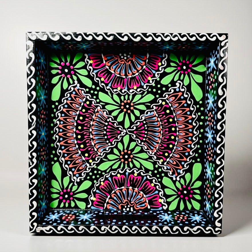 Black & Red Floral Motif Square Cone serving Tray D01-006