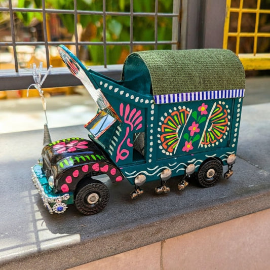 Hand-Painted Truck Decore 004